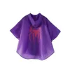 Enfants imperméables Cosplay Capes Capes Raincoat Rain Gein avec carton Logo Pratique Vêtements de pluie durable pour 3-12 ans