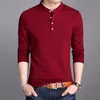 Camisetas masculinas Henley T-Shirt Men Cotton T-shirt de manga cheia Tshirt de cor sólida Topstees pescoço primavera outono