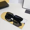 남자를위한 도매 럭셔리 디자이너 선글라스 여성 조종사 태양 안경 고품질 30207 클래식 패션 Adumbral 안경 액세서리 Lunettes 드 Soleil 케이스