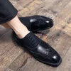 Semi-formell PU Läder Mens Brogue Skor Kontrast Grön Orange Nigeria Graceful Man Klänning Skor Storlek 46 47 48