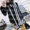 2021 top Sciarpa moda classica per donna lana seta cashmere Sciarpa lettera Scialle 18 colori Sciarpe donna Dimensioni 140x140 cm senza scatola