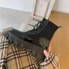 Buty Skórzane Patentowe Dla Kobiet Lace Up Platform Buty Kobiety Zima Zachowaj Ciepłe Niepoślizgowe Krótkie Botki Ladies Y1018