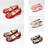 Nouvelles filles princesse chaussures bébé mode arc enfant en bas âge étudiant fête chaussure de danse enfants chaussures en cuir à talons bas rose rouge Eur 25-34 G0908