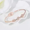 2021 bijoux coréens petit Bracelet chrysanthème femmes en acier inoxydable marguerite Bracelet mignon accessoires en gros Q0717