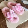 Inomhus Kvinnor Fur Slippers Fluffy Soft Tjock Flats Heel Non Slip House Skor Ladies Luxury Design Whosale Ytmtloy Zapato Mujer H1115