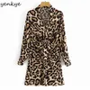 Moda mujer nudo frontal Sexy vestido de leopardo mujer solapa cuello manga larga Casual primavera de talla grande Mini bata 210514