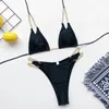 Sexig Mini Bikini Tie Dye Badkläder Kvinnor Metallkedja Patchverk Badkläder Triangel Bikinis 2022 Ny Baddräkt Brazilian Biquinis