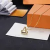 Collier pendentif femme en or léger luxe personnalisé article de mode polyvalent cadeau Saint Valentin souvenir pour amis et amoureux