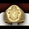 Cao Shi Popular Crown Lion Shield Badge Ring European och American Copper Plating Yellow Gold Royal Seal Mans Ring1507062