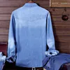 Mode Retro konststil Mäns Denim Långärmad Skjorta Klassisk Fast Färg Business Casual Shirt Jacka Four Seasons Cowboy Coat 210531