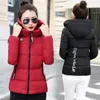 Kış Moda Pamuk-Yastıklı Ceket kadın Küçük İnce Kapşonlu Katı Parkas Kızlar Sıcak Ceket Aşağı Kaydırıcılar Ceketler 210923