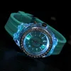 Dames Diamant Cadran Quartz Montres Cadeaux 7 Couleurs Led Montre-Bracelet Lumineux Bracelet En Silicone Pour Femmes Hommes Enfant Relogio Feminino Montres-Bracelets