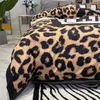 Mode leopard tryckt designer sängkläder set queen size täcke täcker högkvalitativa king laken kuddar tröskeluppsättning