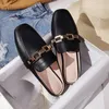 Women's Slippers Outdoor Women's Slippers Flat Muller Slippers Women's Fashion Sandals 2021 New Fashion Leather Shoes HWS323