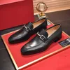 2021 Högkvalitativa högkvalitativa klänningsskor för skonsamma designers män Svarta äkta läderskor Spetsad tå Herr Business Oxfords Casual skor