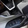 ل Toyota RAV4 2019-2021 لوحة التحكم المركزية الداخلية مقبض باب 3D 5D ألياف الكربون ملصقات شارات التصميم للسيارة.