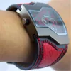 Armbanduhr 5 Farben Super Cool Men Quarz Uhren Oulm 1220 Doppelzeit Show Snake Band Casual Sports männliche Militärarmee Uhr 278J