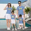 Correspondência Mãe de Twinning Mãe e Roupas Look Família Mãe Filha Vestidos Daddy Girl Pai Filho Camisa Shorts 210417