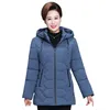 Femmes d'âge moyen hiver veste courte à capuche coton manteau d'hiver femme épais décontracté mère veste femmes Parkas haute qualité 210918