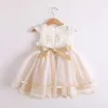 Ankunft Frühling und Sommer Baby Mädchen elegante Blumenkostüme Formelle Kleider Smoking Partykleid 210528