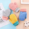 幼児の赤ちゃん女の子男の子の屋外の冬は2-4歳のための暖かいミトン手袋を保つ子供ニットプラス厚いベルベットミッテンDD298