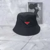 남자를위한 클래식 디자인 버킷 모자 모자 럭셔리 야구 모자 비니 카스 켓 어부 디자이너 버킷 모자 패치 워크 고품질 여름 선 바이저