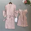 Mechcitiz Seksi Kadın Pijama Ipek Robe Set Yaz Kimono Bornoz Dantel Lingerie Düğün Gece Elbise Ev Giysileri Gecelikler 210901