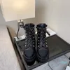 2021 Tasarım Patent Deri kadın Botlar Inci Zincir Toka Tasarımcı Boot Tıknaz Yüksek Topuklu Siyah Mavi Serin Ve Sevimli Stil Kış Ayakkabı 6
