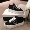 The latest luxury Designer Dress Flat women casual shoes low-top Metal buckle Black white Size 35-42