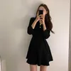 Höstkvinna stickad klänning 2021 långärmad v-hals solid färg koreansk stil elegant damer sexig mini tröja klänningar elegant y1006