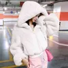 Зима толстая теплая короткая Parka Sexy Collects Faux шерсть женщины роскошные свободные куртки с черной искусственной кожей эластичный подол 211206