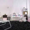 ノルディックスタイルの毛皮のようなマットのモダンな寝室のカーペットのリビングルームの装飾大きいサイズの黒い灰色のパウダーブルーノンスリップカーパイ