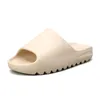 Pantoufles WEH diapositives hommes 2021 mode été caoutchouc pour extérieur doux hommes pantoufle chaussures de plage sandales à bout ouvert femmes