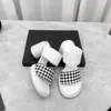 2022 ronde hoge hak schoenen vrouwen zomer echt lederen platform leisure slippers geruite dia's ontwerper schoenen open tenen Chaussure femme