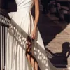 女性のドレスノースリーブアシンメトリホワイトロングウエディングドレスセクシープラスサイズスプリットイブニング服210513