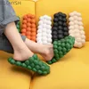 Hot zomer nieuwe persoonlijkheid bubble mode slippers thuis massage bodem voor mannen en dames sandalen 2021 dames flip flops y1120