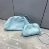 Bolso pequeño de diseño para mujer, bolso de mano tipo nube, bolso de mano de cuero genuino, bolso cruzado de lujo de alta calidad para mujer 220113