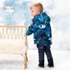 DB15551 Dave Bella Winter Baby Jongens Mode Cartoon Print Hooded Gevoerde Jas Kinderen Tops Zuigeling Peuter Bovenkleding 211203