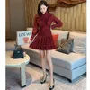 Wiosna Turtleneck Burgundia Ruffle Suknia Kobieta Z Długim Rękawem Patchwork Dorywczo Mini Dress Kobieta Moda Kobieta Odzież 210603