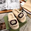 Chanclas de lana de diseñador de lujo para mujer, zapatillas planas bordadas con letras peludas y esponjosas, color rosa y blanco, para Otoño e Invierno 2021