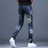 Jean imprimé en denim élastique délavé élégant de haute qualité pour hommes, jean décontracté de luxe léger et ajusté, les jeunes garçons doivent; 211108