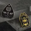 Witchcat gato preto pata estrela lua olho bruxa artesanato curso mágico esmalte pinos ouro prata broche crachá denim casaco jóias presentes2380072