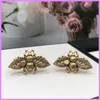 Retro Street Moda Kolczyki Luksusowe Designer Kolczyk Kobiety Projektanci Biżuteria Dla Party Ear Studs Zwierząt Pszczoła Złoty Kolor D2110181F