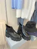 Luxuriöse Designer-Stiefel für Damen, schwarze Schokolade, gebürstetes Leder, Loafer, Monolith, dreieckige Schuherhöhung, Plateau-Sneaker, Cloudbust mit