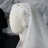 Gelin Veils 2 Tier Vintage Kadınlar Düğün Peçe Dantel Aplike Inci Rhinstones Çiçek Sabit Timsah Klipleri ile Çember
