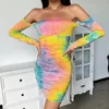 Lady Fashion Colorful Print Tube Top Bodycon Backless Dress Off-Shoulder Långärmad Folds Sexig Party Mini Bandage Vestidos 210517