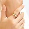 Anillos de racimo Anillo de oro de acero inoxidable 3 Gran piedra CZ para hombres Mujeres Compromiso de boda Regalo de joyería