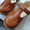 Kinder Flache Schuhe Kinder Casual Sandalen Schule Mädchen Prinzessin Pu Leder Rutschfeste Retro Hohl Weichen Boden Loafer 220225