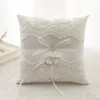 素朴なスタイルのレースリングベアラー枕結婚式の真珠ケーキの枕の花の花嫁箱の一括割引