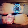 Specialpris Party Glow-in-the-Dark LED upplyst leksaker Nya Kvinnors Fashion Mäns Silicone Diamond Watch Student Armbandsur